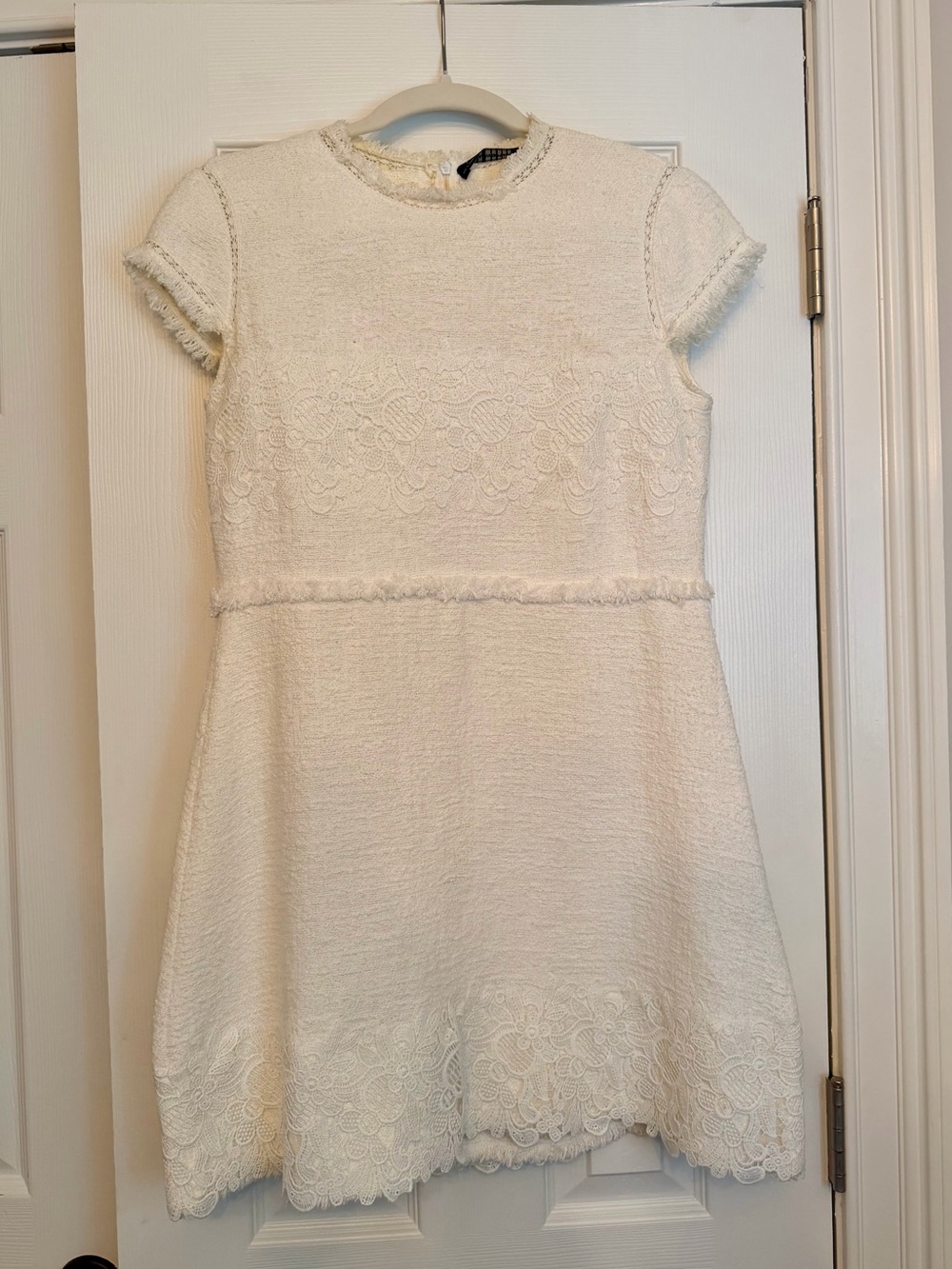 Zara Floral Lace Mini Dress in Cream Like New